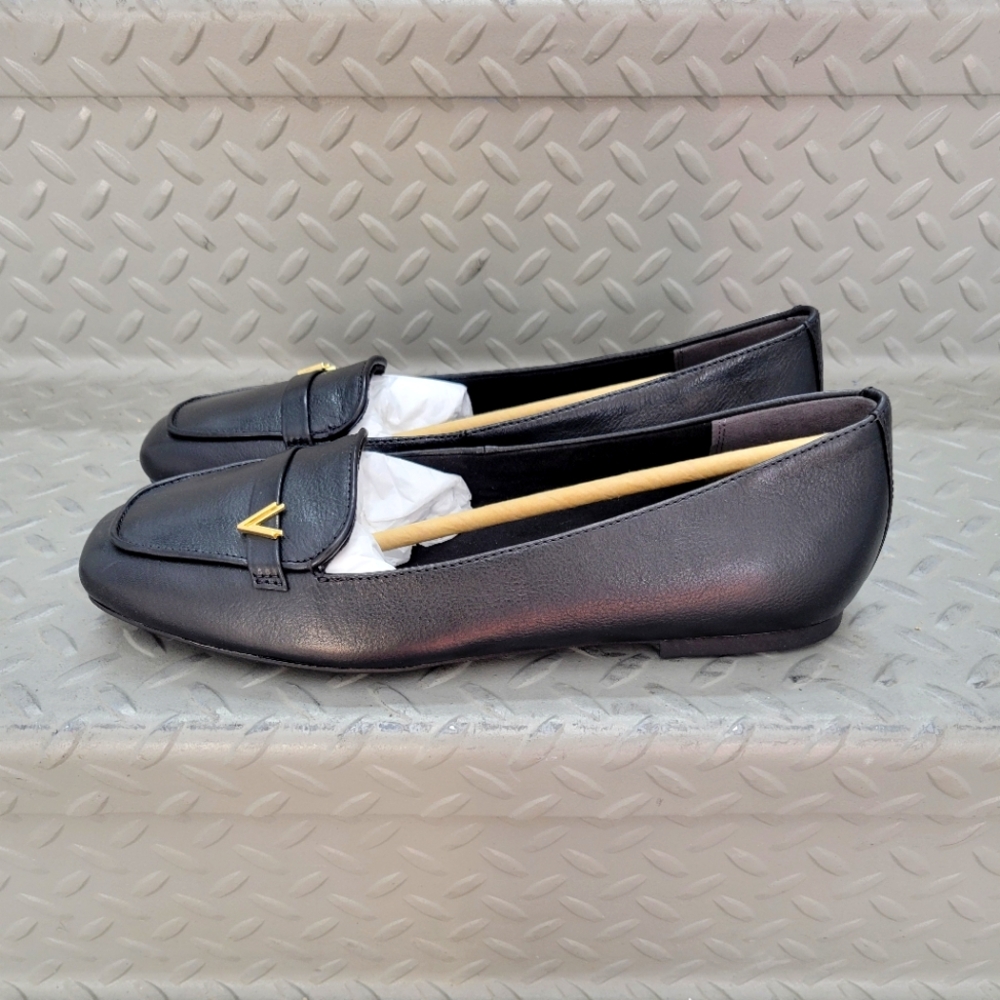 VIONIC HAYES SQUARE TOE LOAFER (WOMENS)